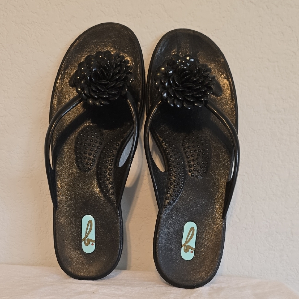 OKA b. Black Women's Sandals with Floral Accent. Size ML - Picture 5 of 16